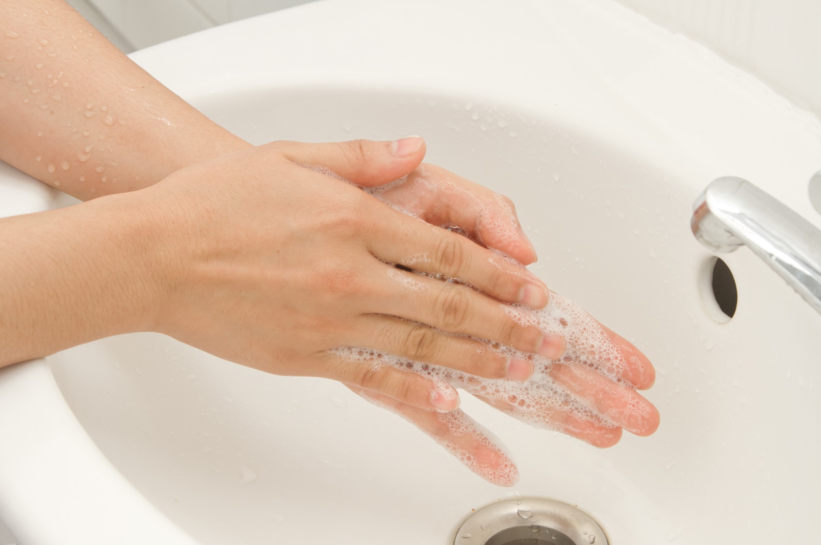 Billede af hænder, der vaskes