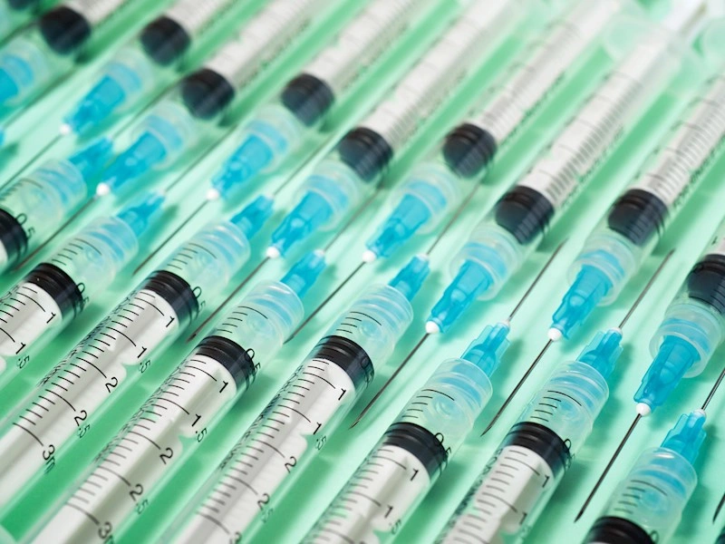 Opdaterede vacciner yder stærk beskyttelse mod nye covid-19-varianter