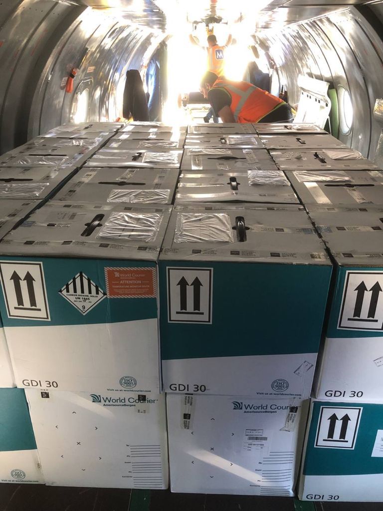Pfizer-vaccinerne i flyets lastrum