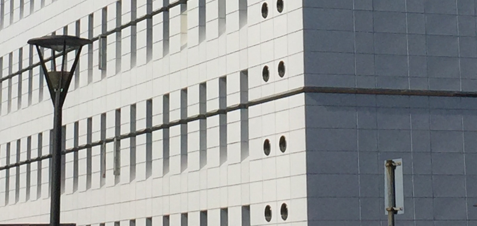 Billede af laboratorium udefra 01
